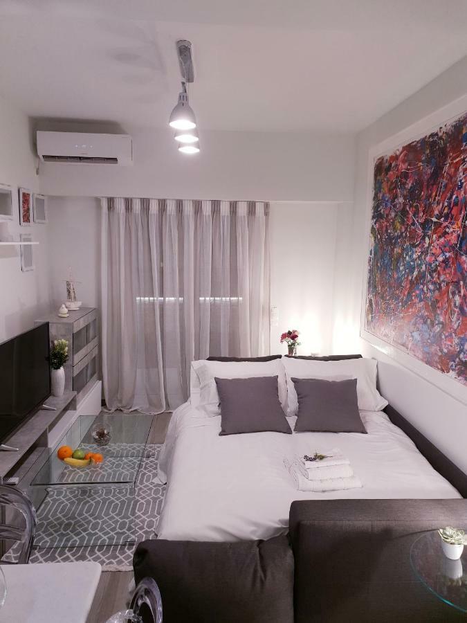 Beautiful Brand New Apartment Seaside Атина Екстериор снимка