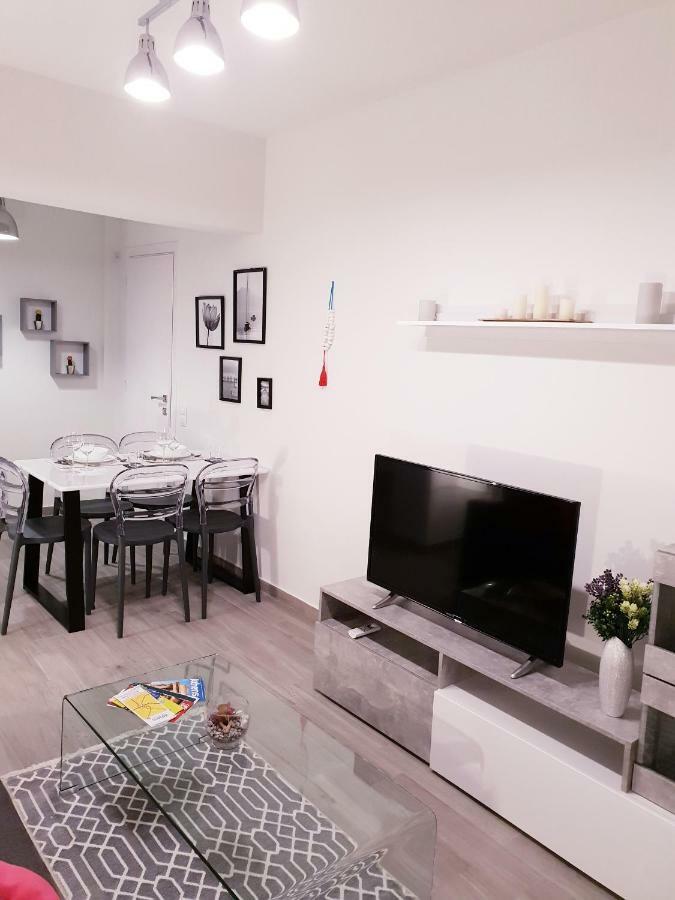 Beautiful Brand New Apartment Seaside Атина Екстериор снимка