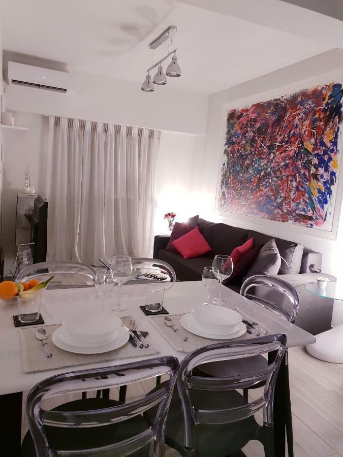 Beautiful Brand New Apartment Seaside Атина Екстериор снимка